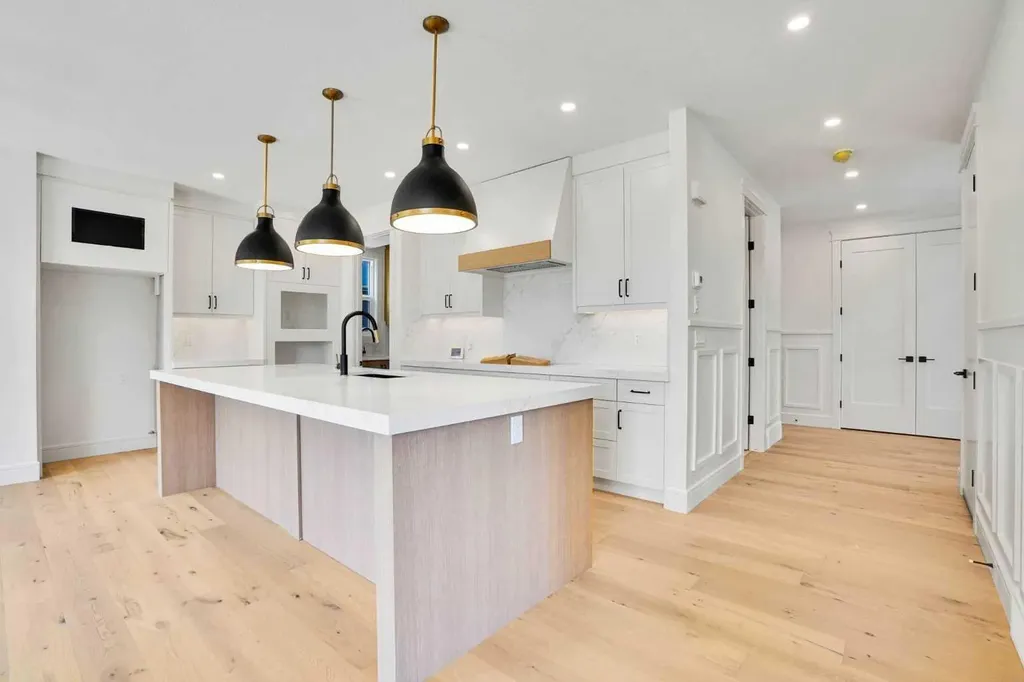 287 Waterford Road Chestermere AB T1X 3B3
