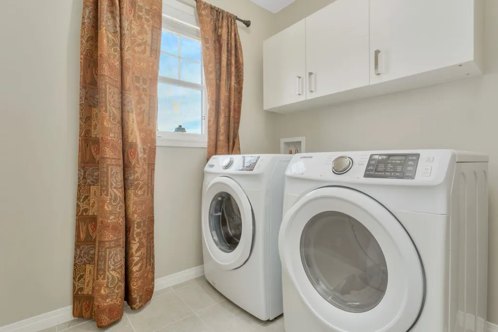 103 Windford Rise SW Airdrie AB T4B 3Z5