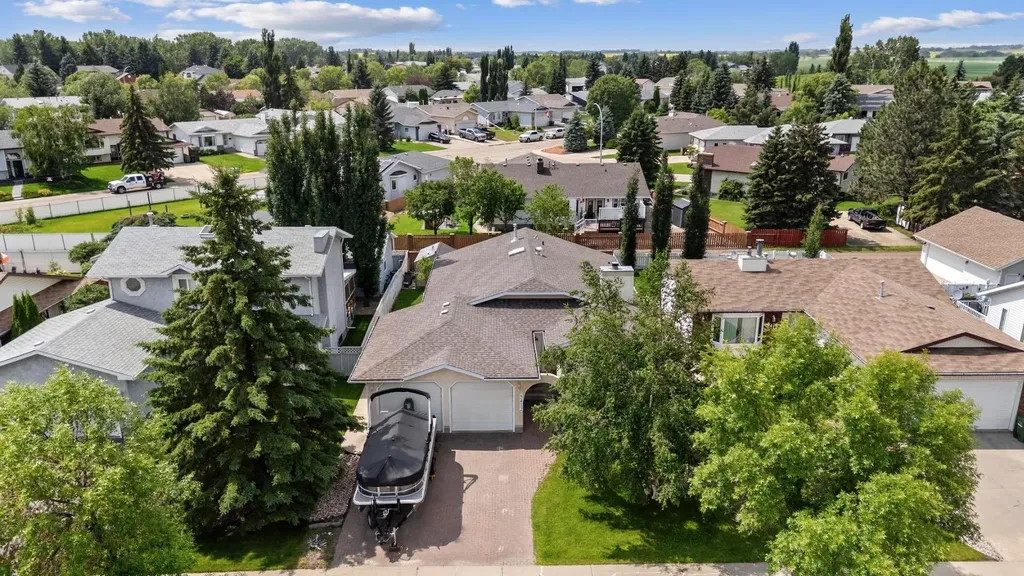 5412 60 Street Camrose AB T4V 4G7
