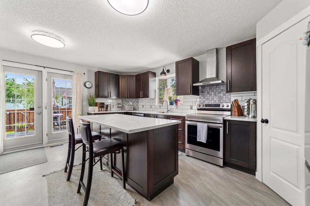 5412 60 Street Camrose AB T4V 4G7