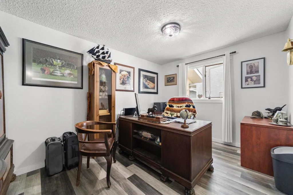 5412 60 Street Camrose AB T4V 4G7