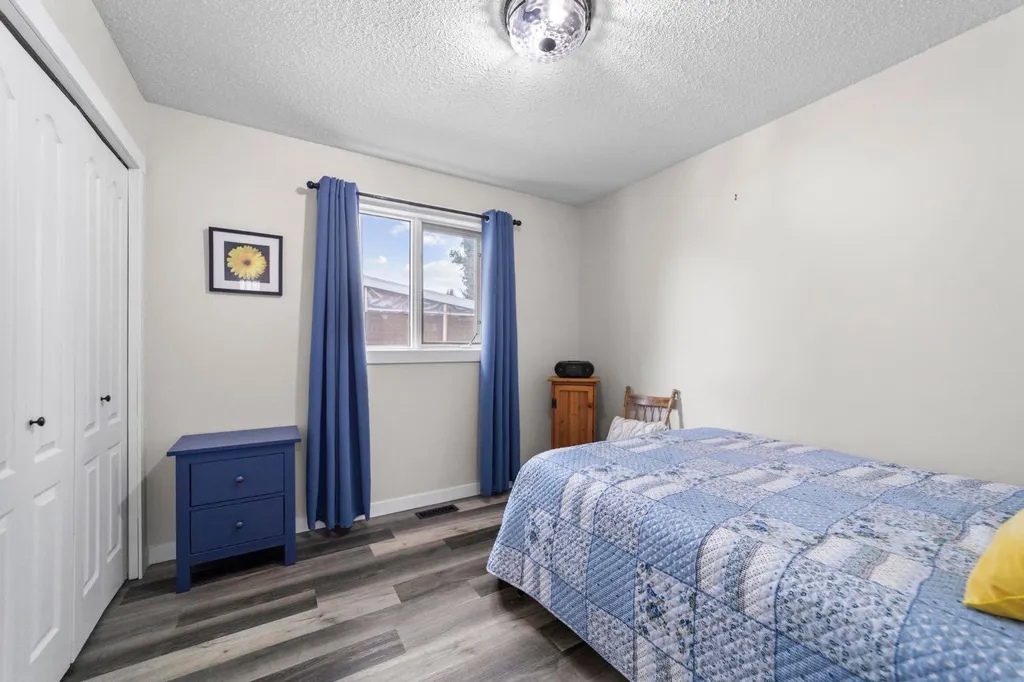 5412 60 Street Camrose AB T4V 4G7