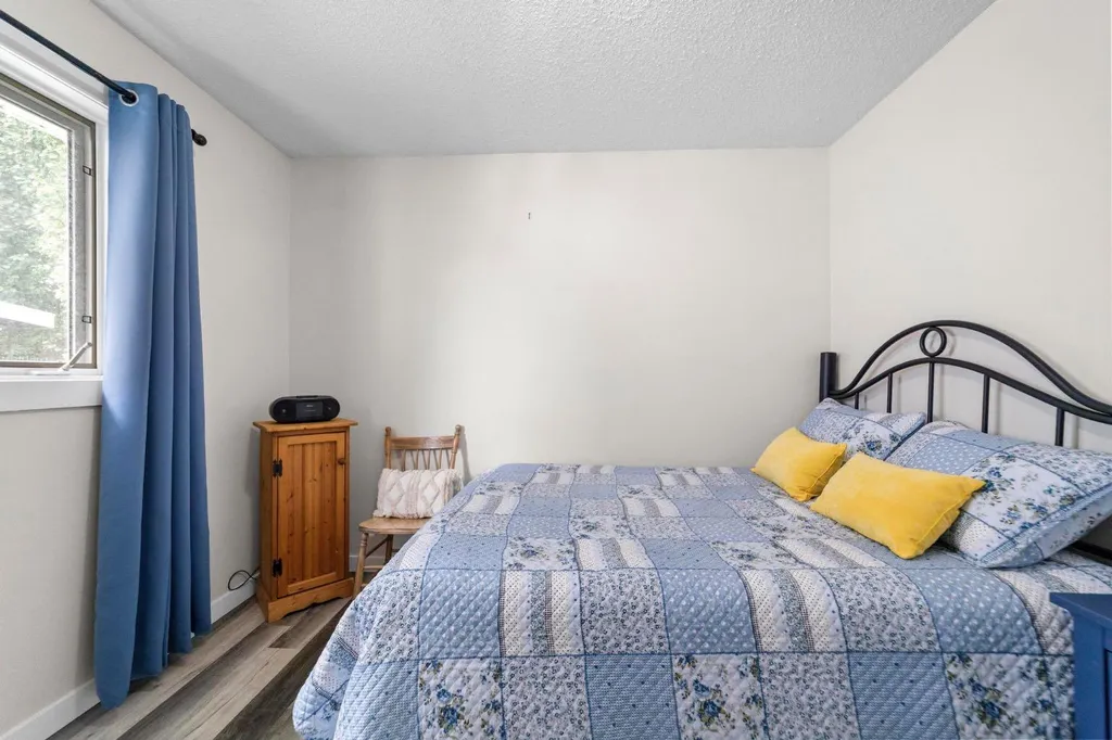 5412 60 Street Camrose AB T4V 4G7