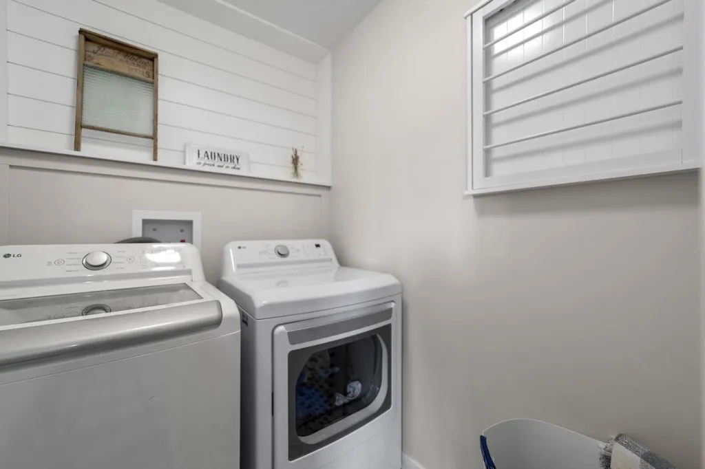 5412 60 Street Camrose AB T4V 4G7