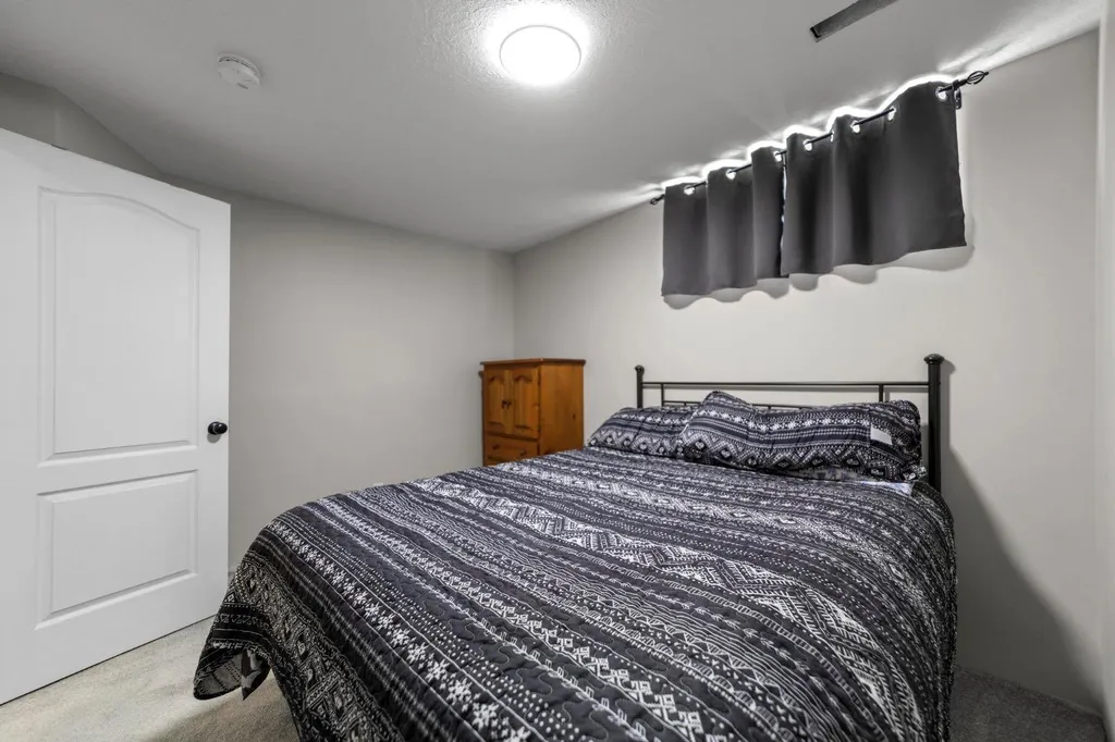 5412 60 Street Camrose AB T4V 4G7