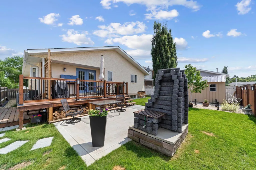 5412 60 Street Camrose AB T4V 4G7