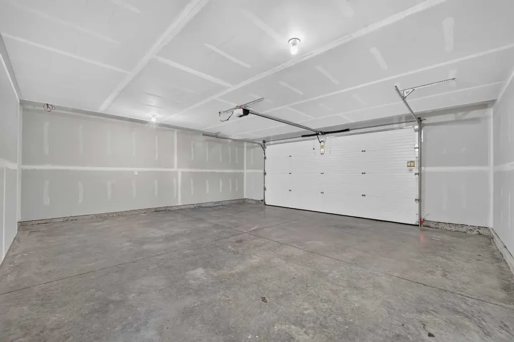 3101 44 Street S Lethbridge AB T1K 8L1