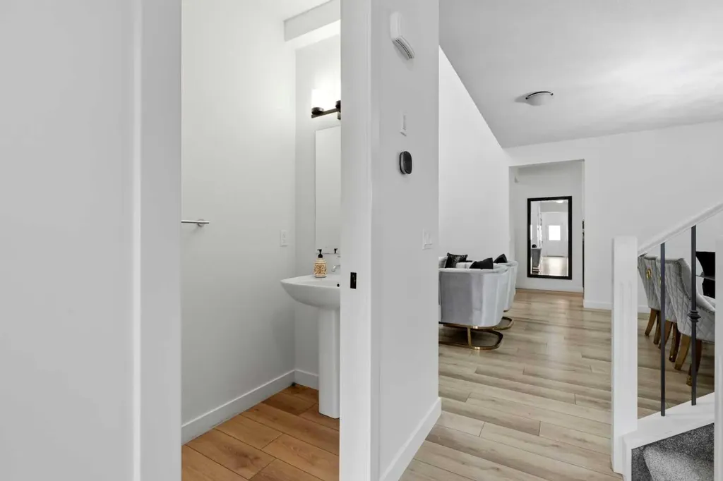 160 Homestead Grove NE Calgary AB T3J 2G6