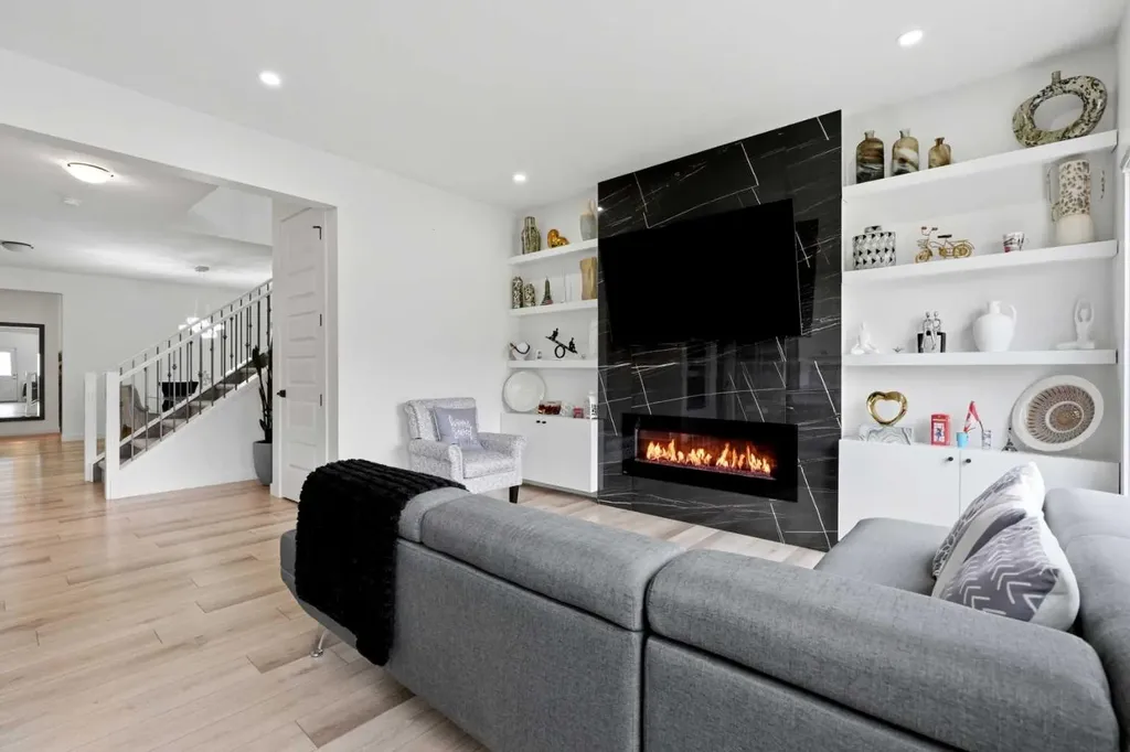 160 Homestead Grove NE Calgary AB T3J 2G6