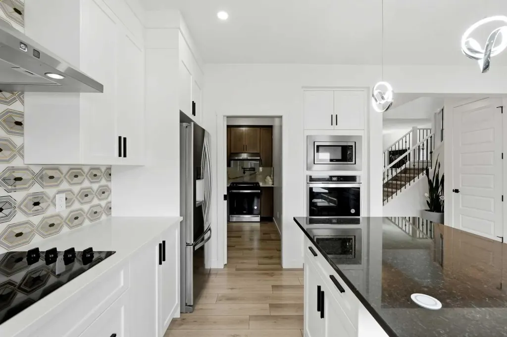 160 Homestead Grove NE Calgary AB T3J 2G6