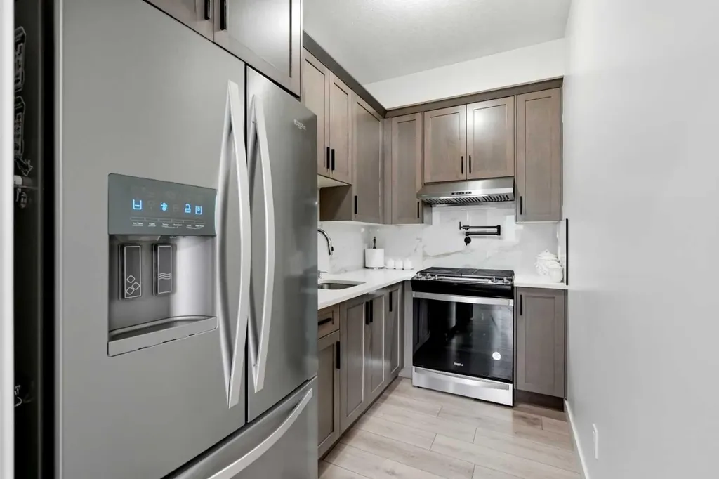 160 Homestead Grove NE Calgary AB T3J 2G6