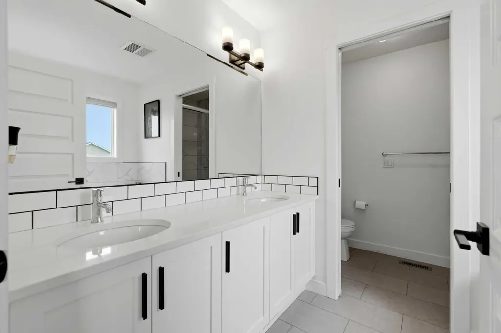 160 Homestead Grove NE Calgary AB T3J 2G6
