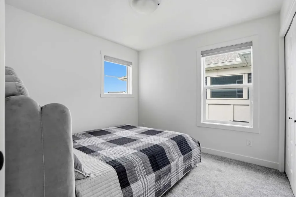 160 Homestead Grove NE Calgary AB T3J 2G6