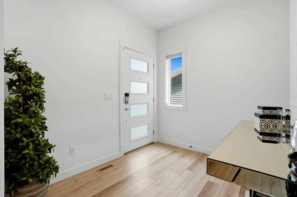 160 Homestead Grove NE Calgary AB T3J 2G6