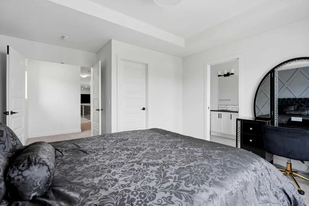 160 Homestead Grove NE Calgary AB T3J 2G6