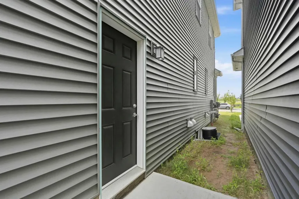 160 Homestead Grove NE Calgary AB T3J 2G6