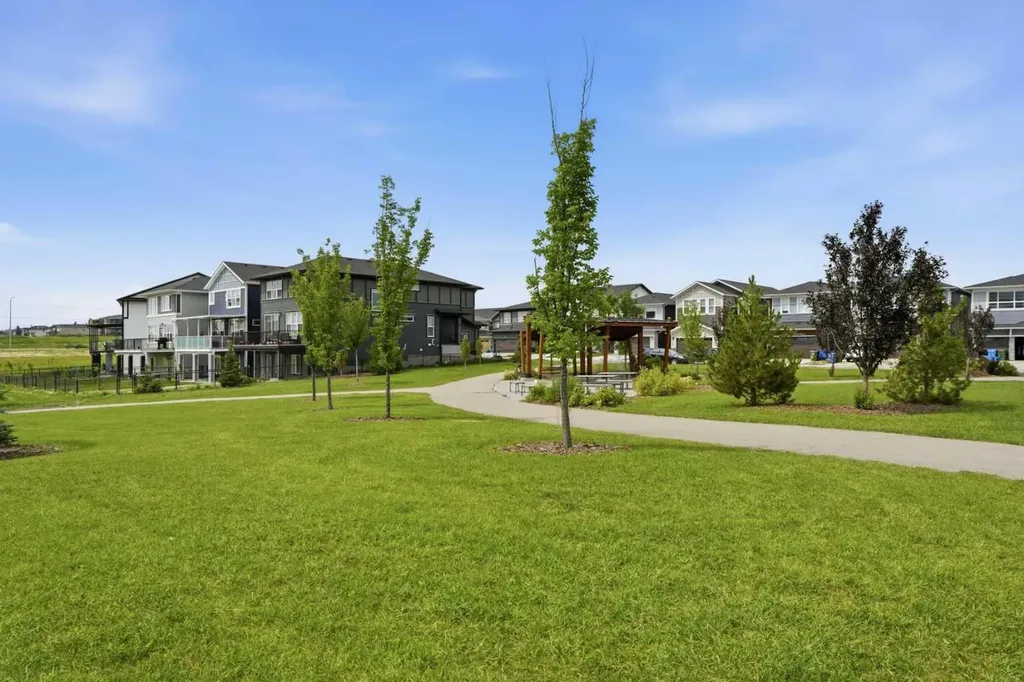 160 Homestead Grove NE Calgary AB T3J 2G6