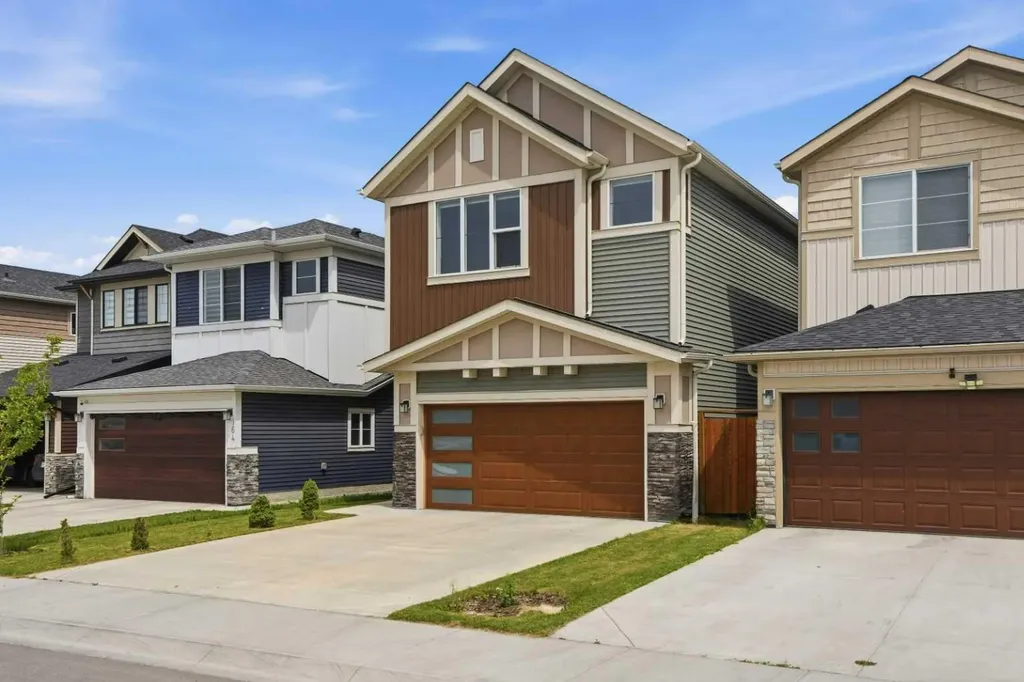 160 Homestead Grove NE Calgary AB T3J 2G6