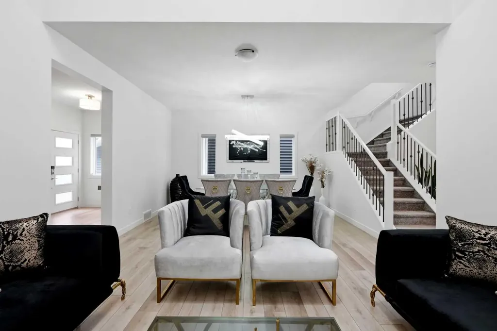 160 Homestead Grove NE Calgary AB T3J 2G6