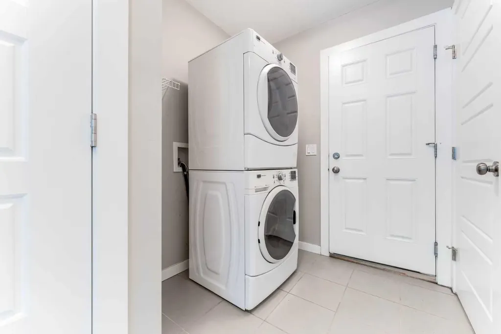 130 New Brighton Way SE Calgary AB T2Z 1H6