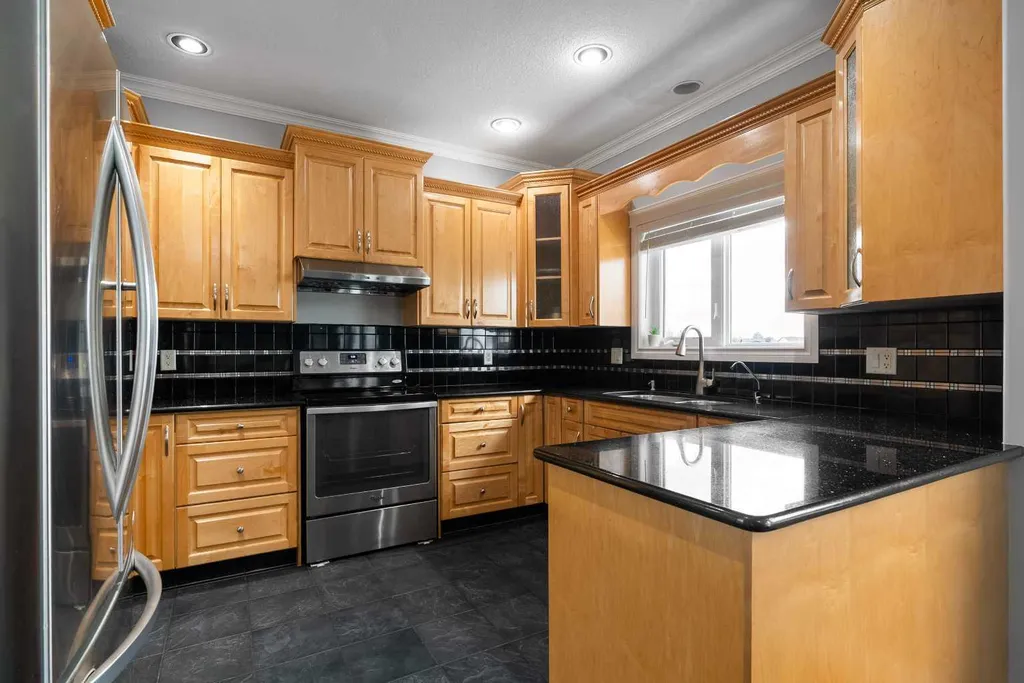 169 Lindstrom Crescent Fort Mcmurray AB T9K 2N8