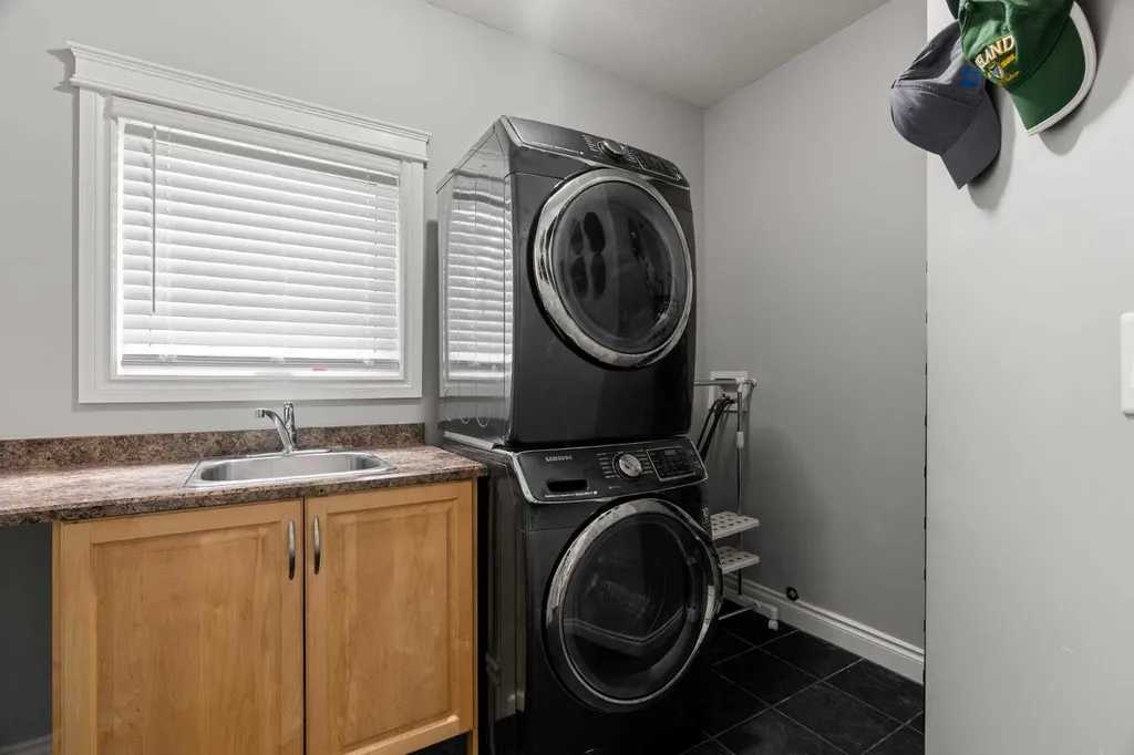 169 Lindstrom Crescent Fort Mcmurray AB T9K 2N8