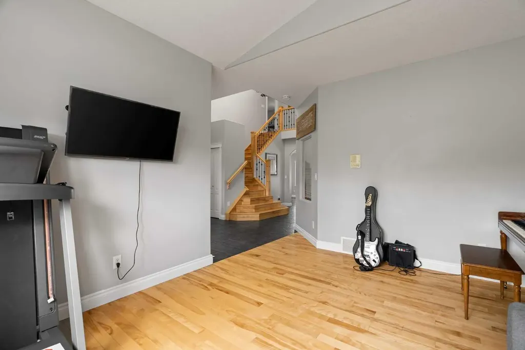 169 Lindstrom Crescent Fort Mcmurray AB T9K 2N8