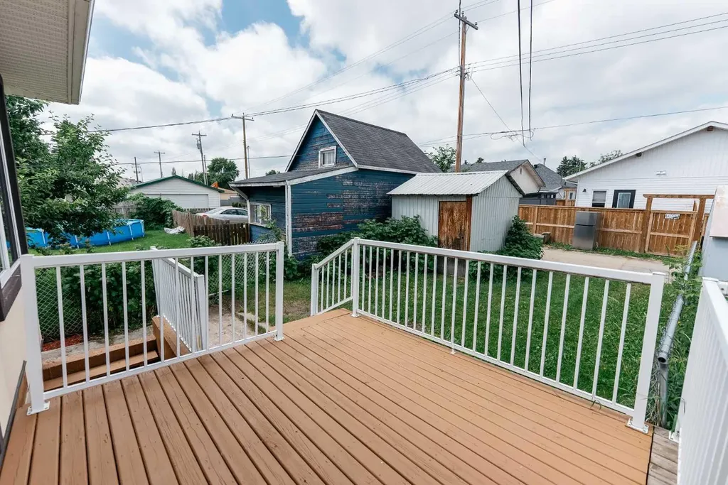 5140 51 Street Lacombe AB T4L 1H9