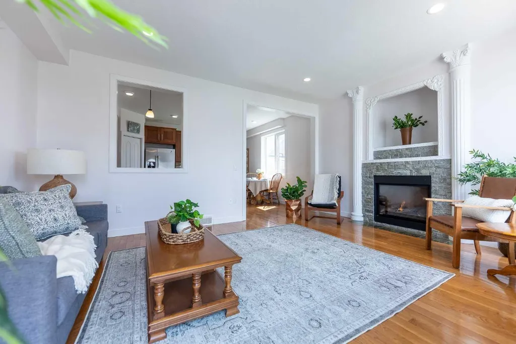5140 51 Street Lacombe AB T4L 1H9