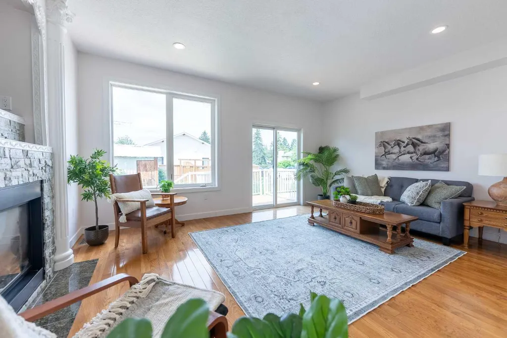 5140 51 Street Lacombe AB T4L 1H9