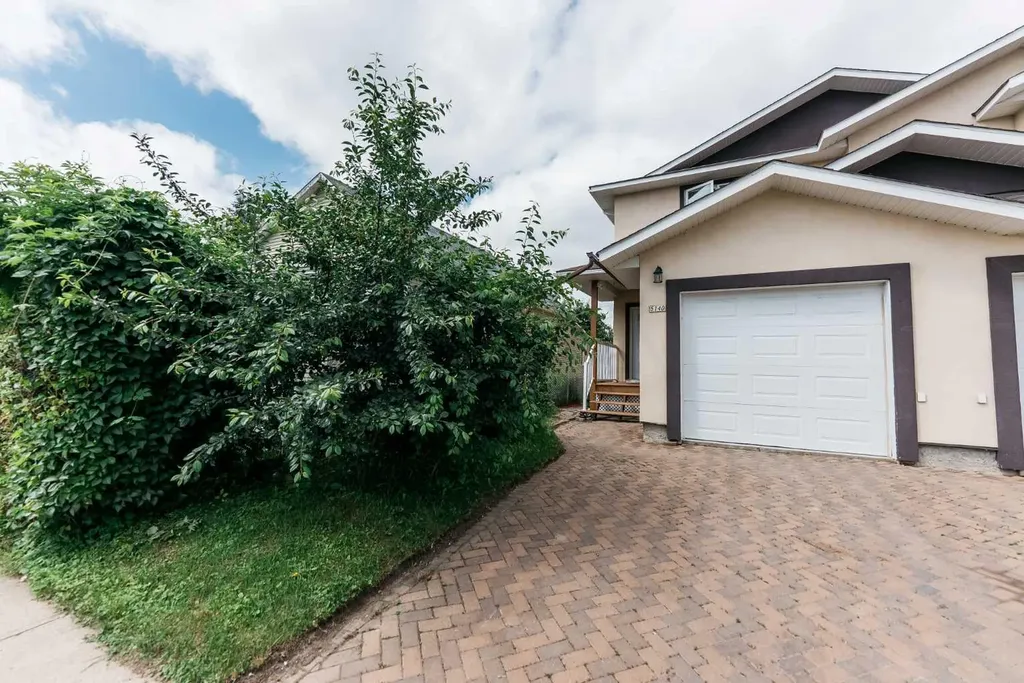 5140 51 Street Lacombe AB T4L 1H9