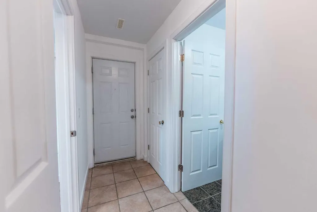 5140 51 Street Lacombe AB T4L 1H9