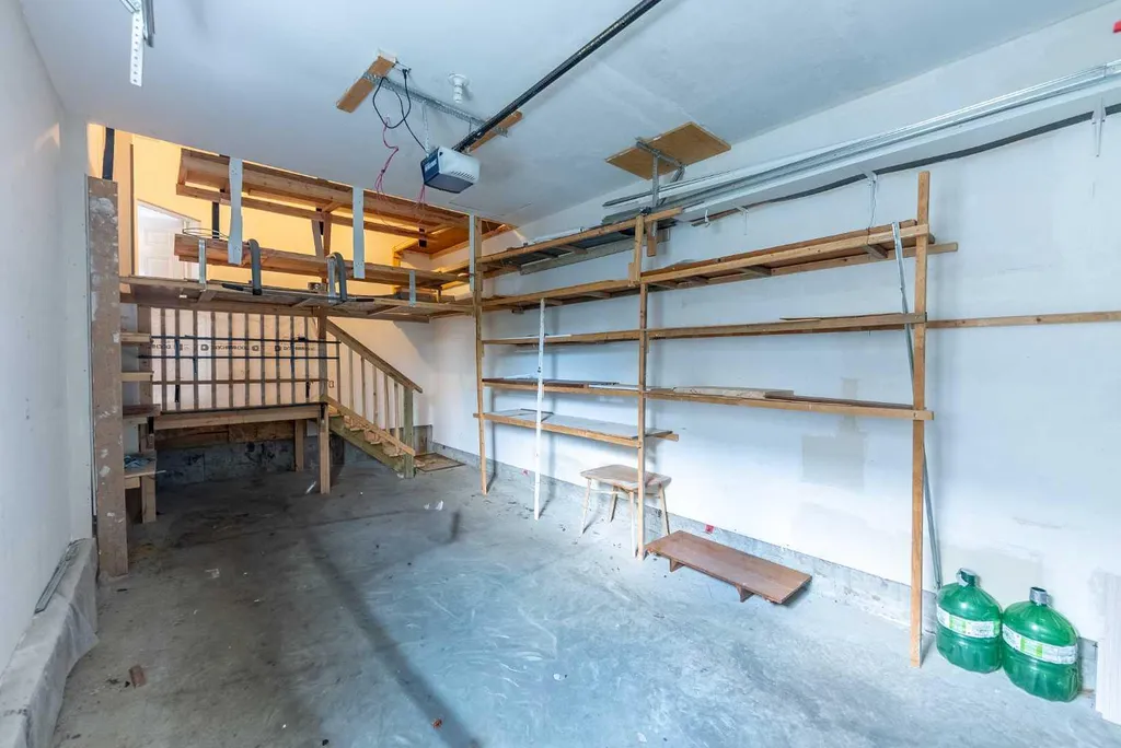 5140 51 Street Lacombe AB T4L 1H9