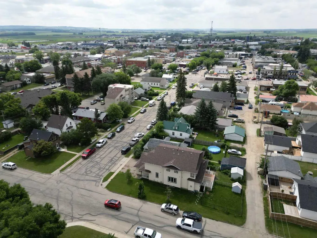 5140 51 Street Lacombe AB T4L 1H9
