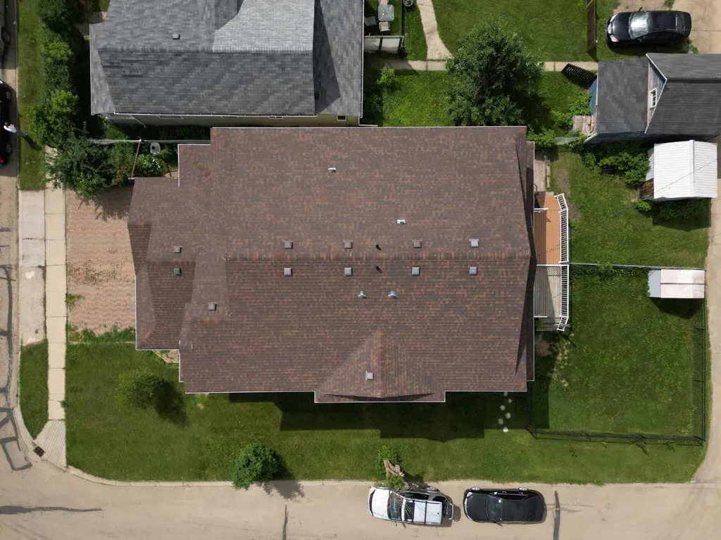 5140 51 Street Lacombe AB T4L 1H9