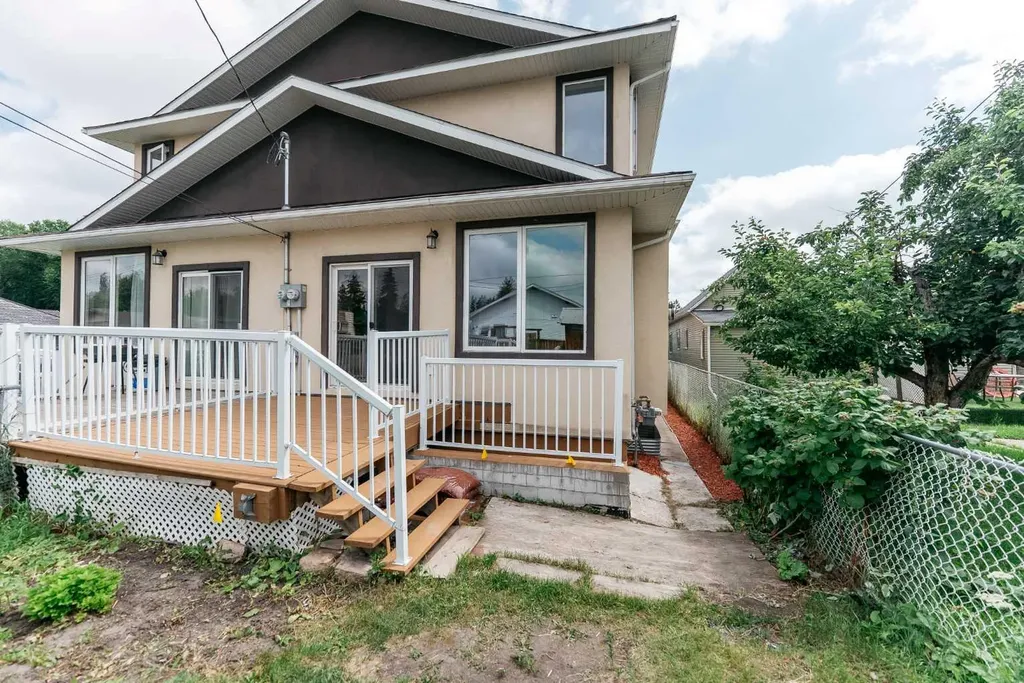 5140 51 Street Lacombe AB T4L 1H9