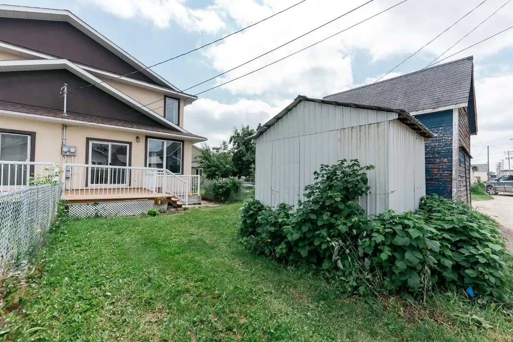 5140 51 Street Lacombe AB T4L 1H9
