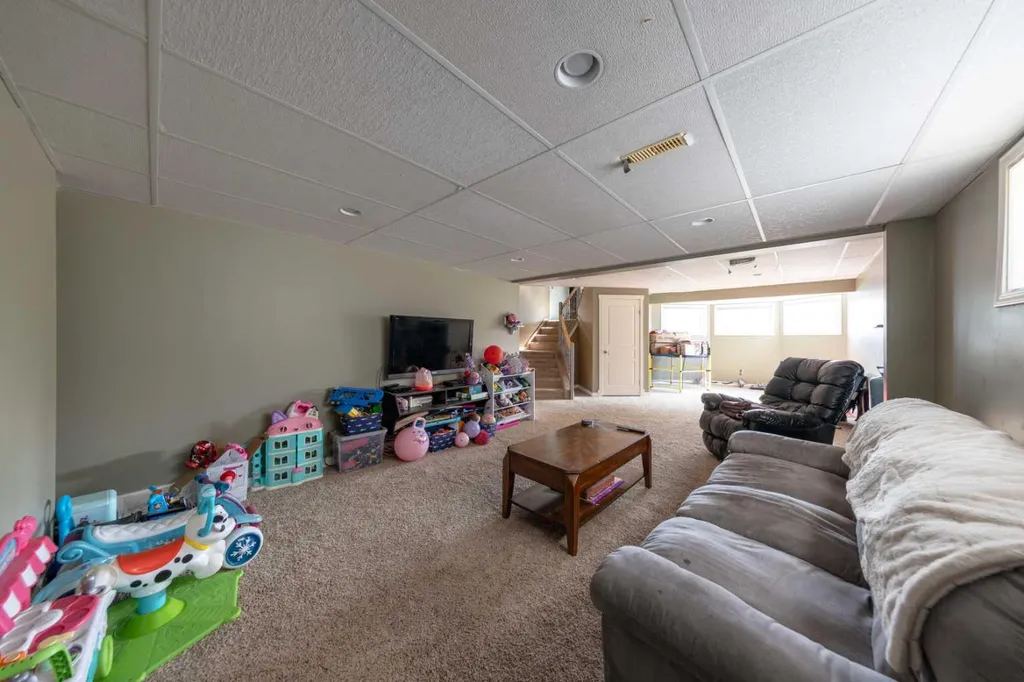 2308 58 Avenue Lloydminster AB T9V2Y5
