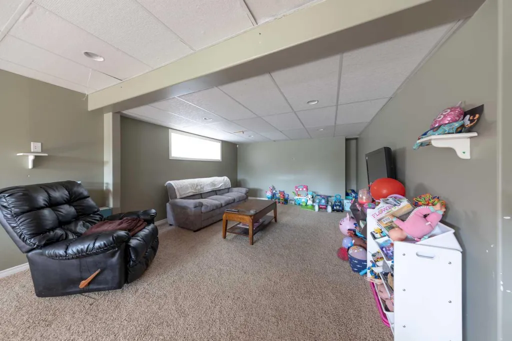 2308 58 Avenue Lloydminster AB T9V2Y5