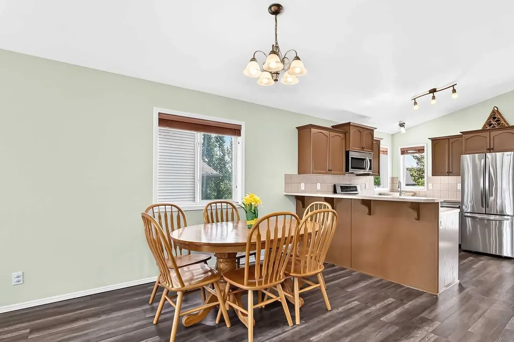 107 Landry Bend Red Deer AB T4R 0H3