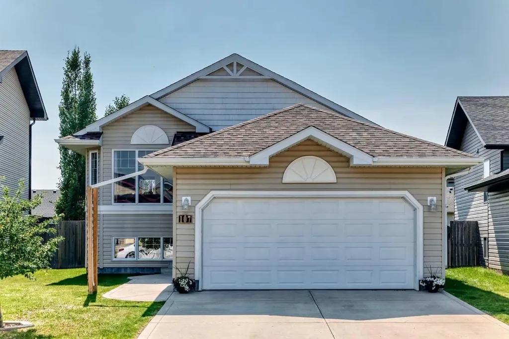 107 Landry Bend Red Deer AB T4R 0H3