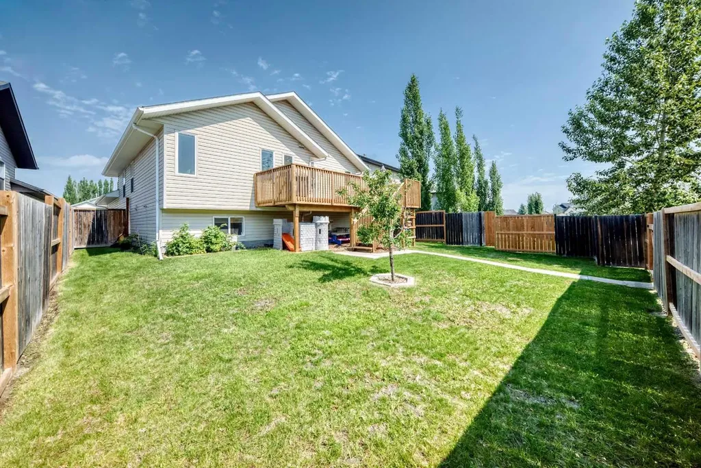 107 Landry Bend Red Deer AB T4R 0H3