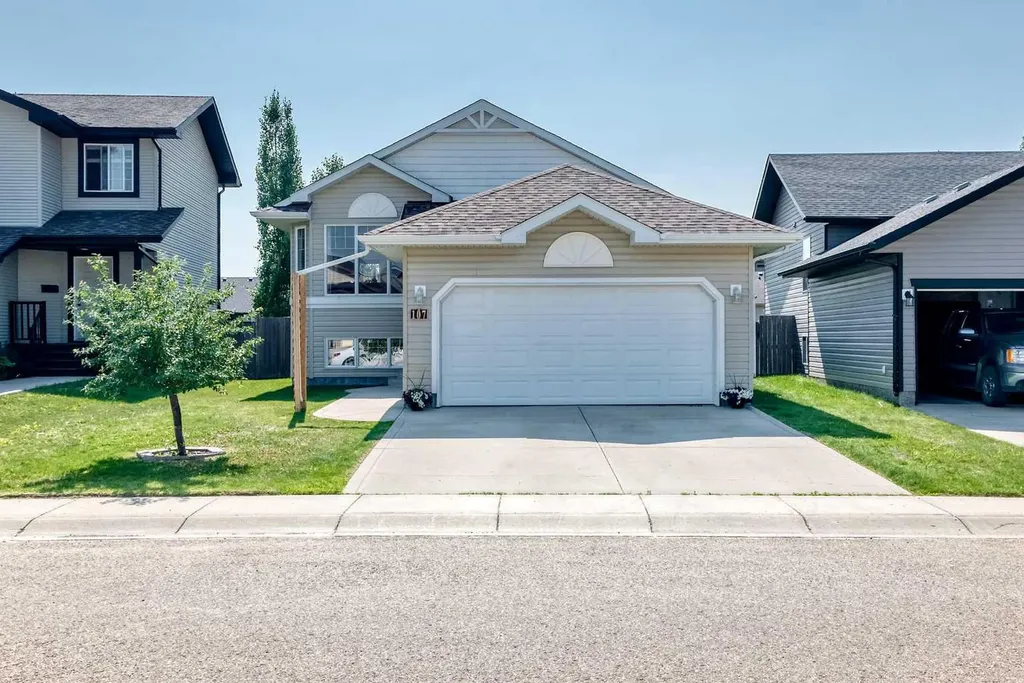 107 Landry Bend Red Deer AB T4R 0H3