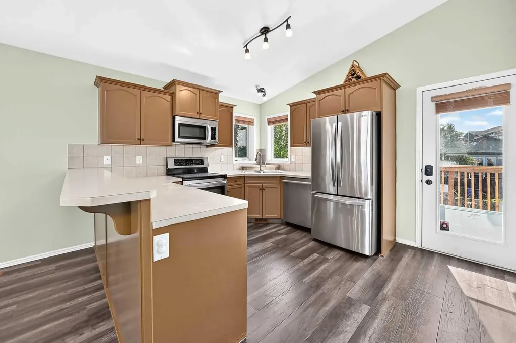 107 Landry Bend Red Deer AB T4R 0H3
