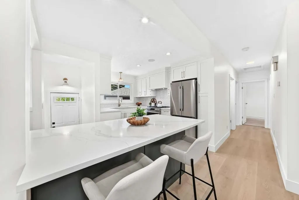 4139 Bowlen Street Calgary AB T2L1P8