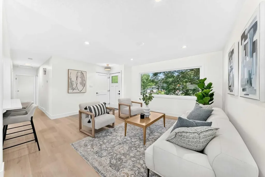 4139 Bowlen Street Calgary AB T2L1P8