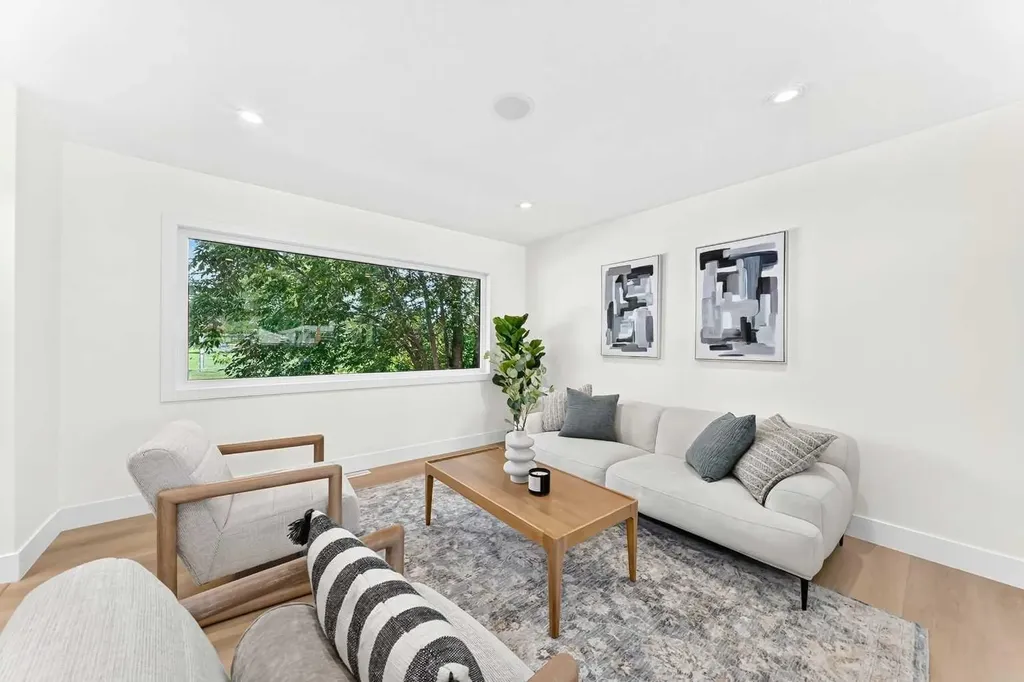 4139 Bowlen Street Calgary AB T2L1P8