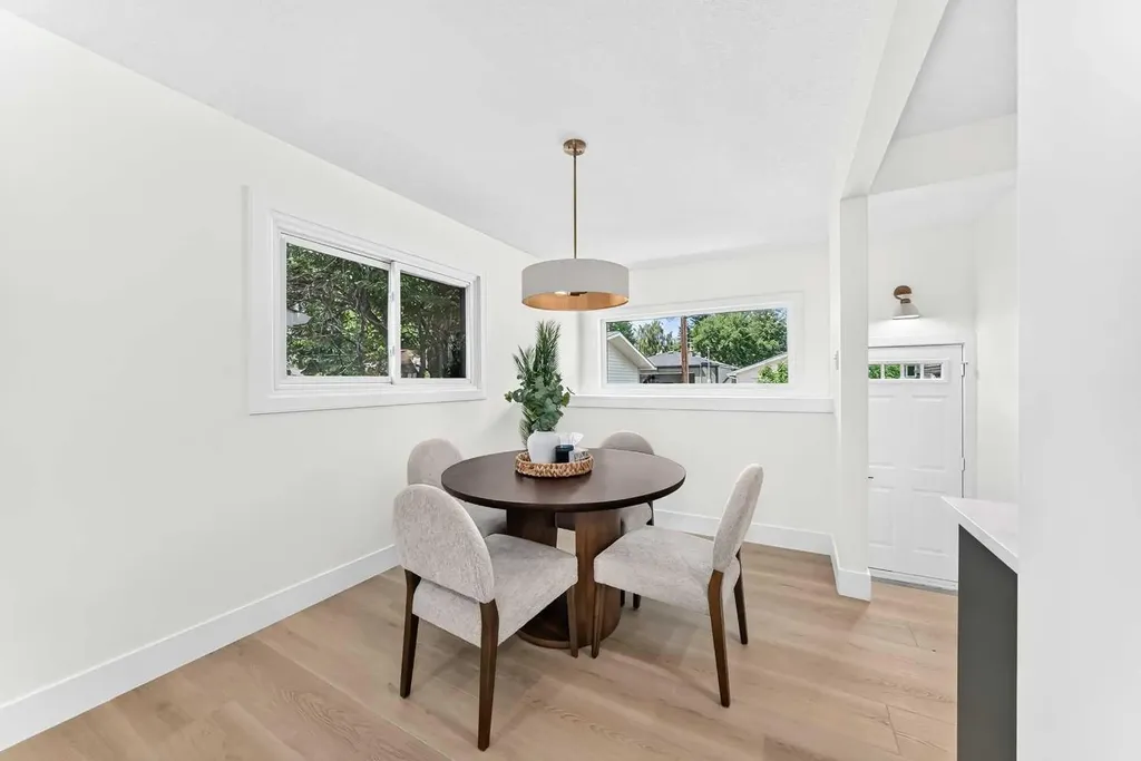 4139 Bowlen Street Calgary AB T2L1P8