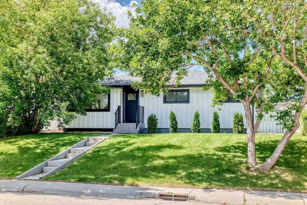 4139 Bowlen Street Calgary AB T2L1P8