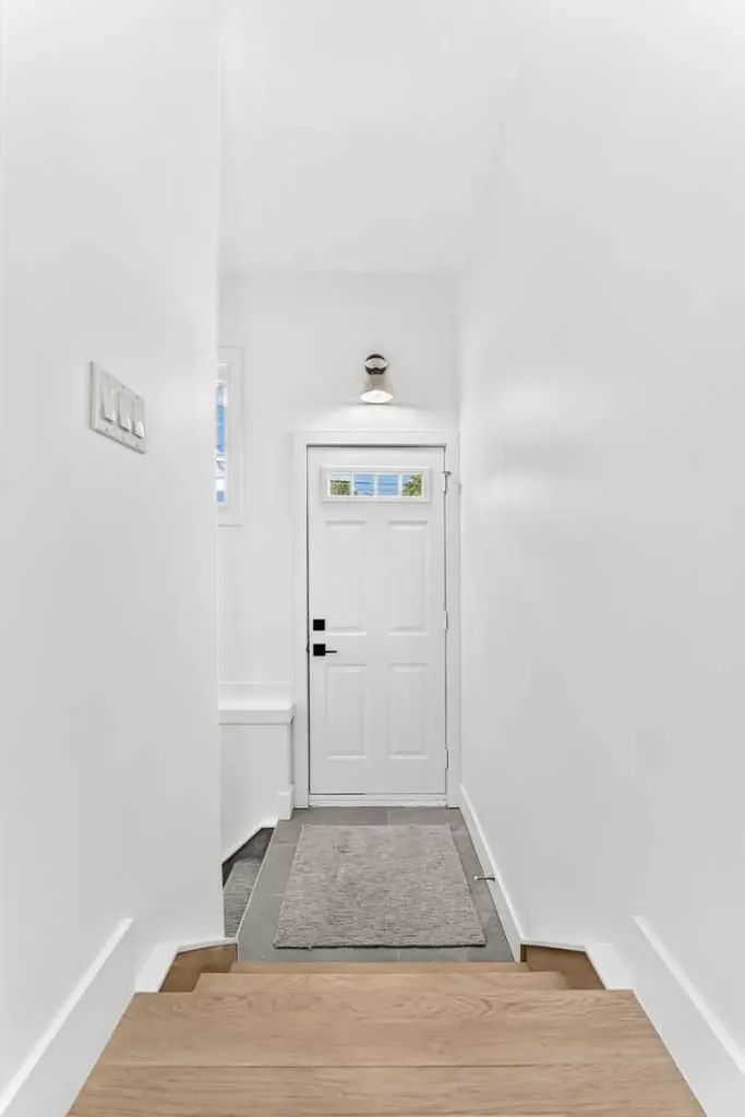 4139 Bowlen Street Calgary AB T2L1P8